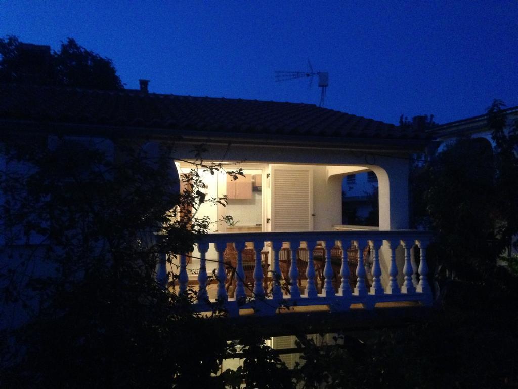 Apartment And Studio Jelusic Pinezići Екстериор снимка