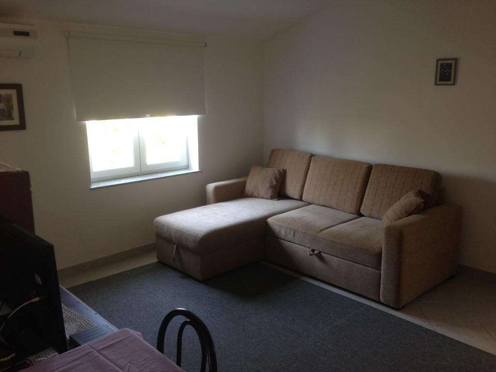 Apartment And Studio Jelusic Pinezići Стая снимка
